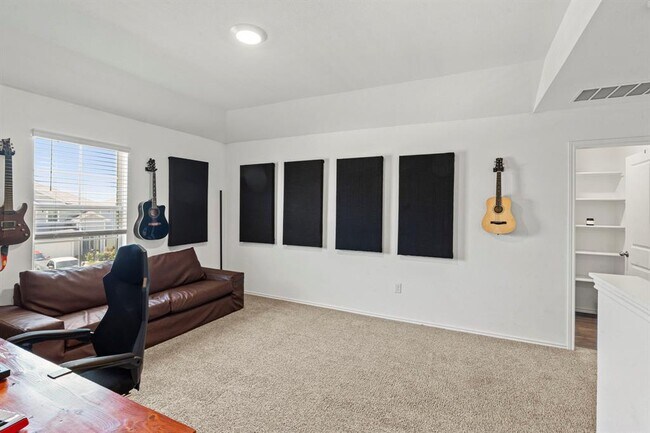 Building Photo - 12404 Silversmith Ln