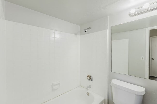 Building Photo - 920 S Dawson Way