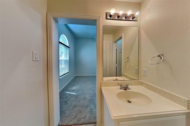 Building Photo - 3404 Pilgrim Dr