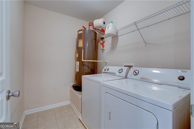 Building Photo - 331 Oakview Way