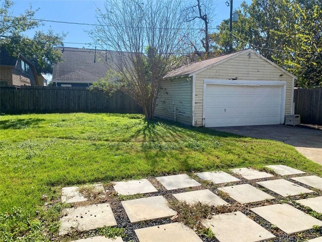 Building Photo - 1717 Althea Dr