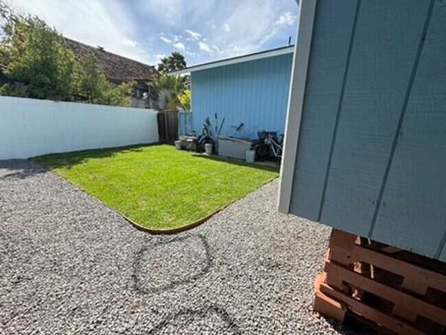 Building Photo - Unfurnished Pet Friendly 2 bed/1 bath - Wa...