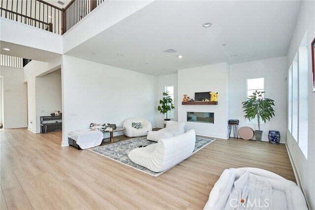 Building Photo - 27594 Juniper Ln