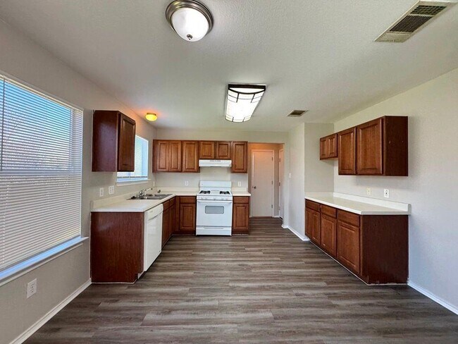 Building Photo - 119 Peppergrass Cove