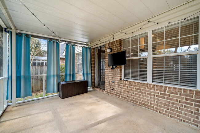 Screened In Back Patio- 2 - 112 Covey Run Pl