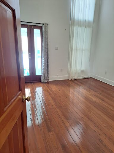 Building Photo - 7030 Magazine St