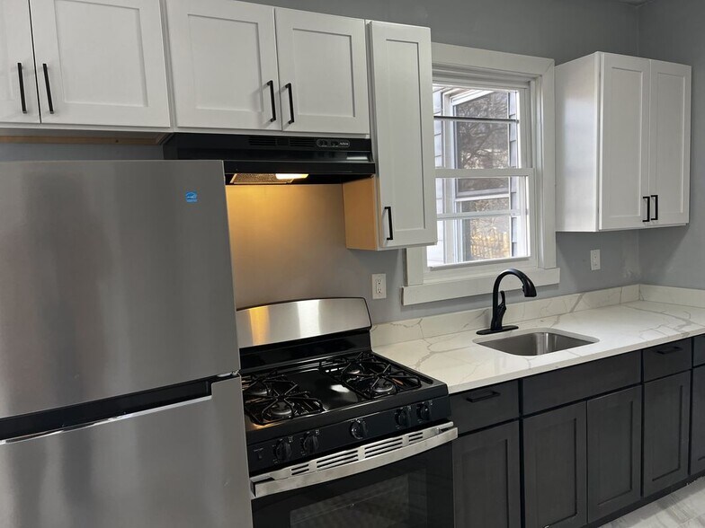 Building Photo - 237-239 South 7th Street, 2R