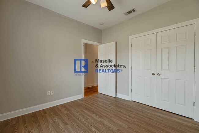 Building Photo - Beautiful 4 bedroom, 2 bathroom house in B...
