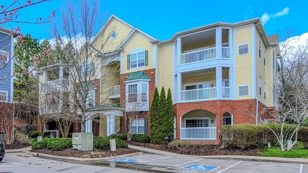 Building Photo - 7232 Althorp Way