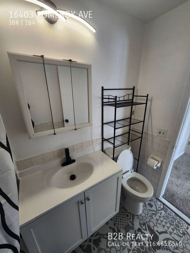 Building Photo - 16403 Pomeroy Ave