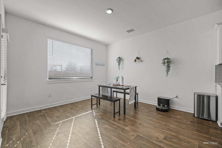 Building Photo - 13021 Kearns Dr