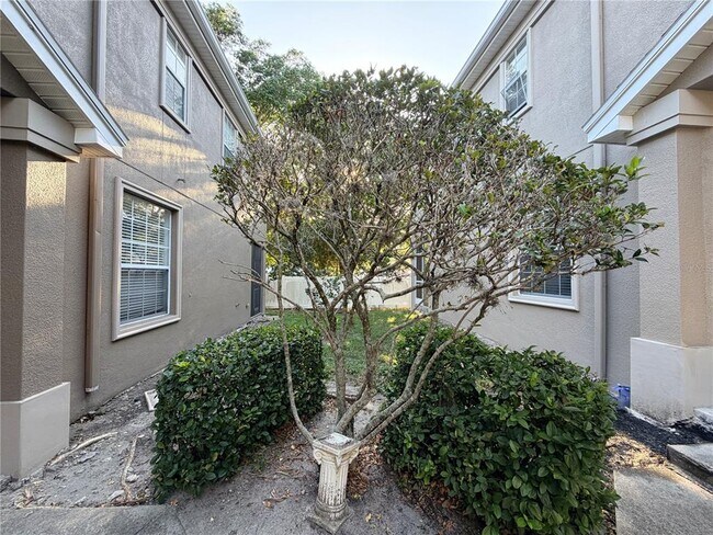 Building Photo - 4212 Bismarck Palm Dr