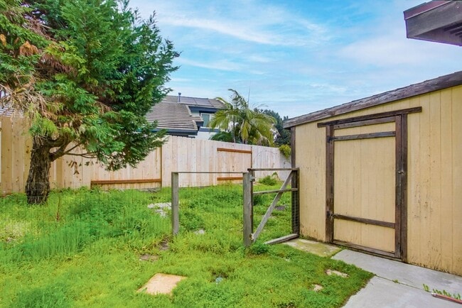 Building Photo - 4 bedroom home in amazing La Costa Community!