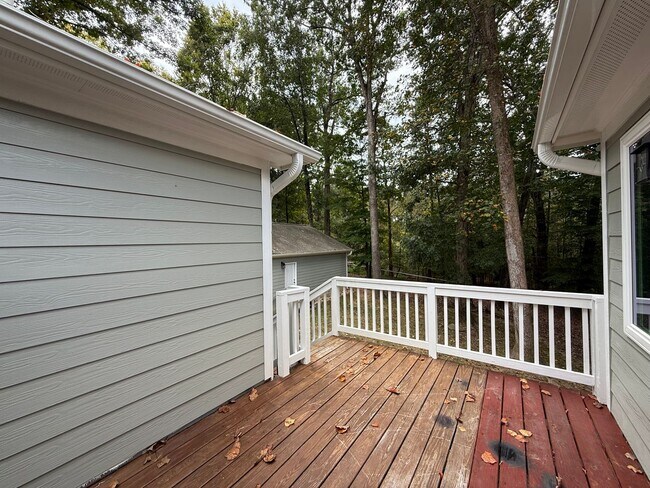 Building Photo - **OFFERING WAIVED APPLICATION FEES & $200 ...