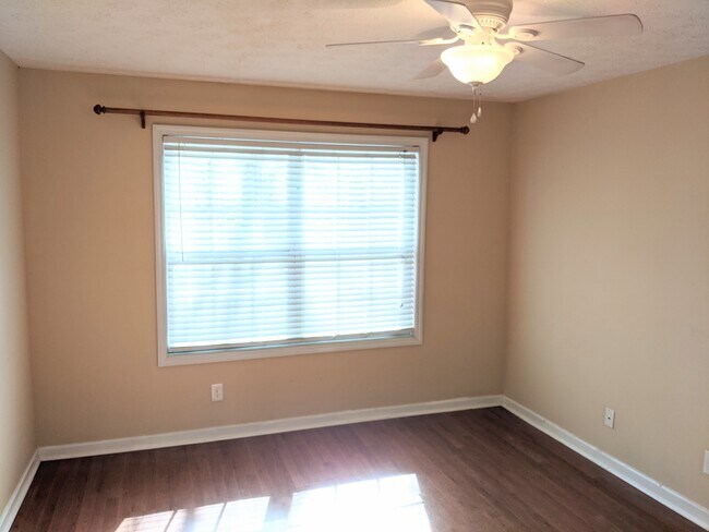 Building Photo - 5680 River Heights Xing SE