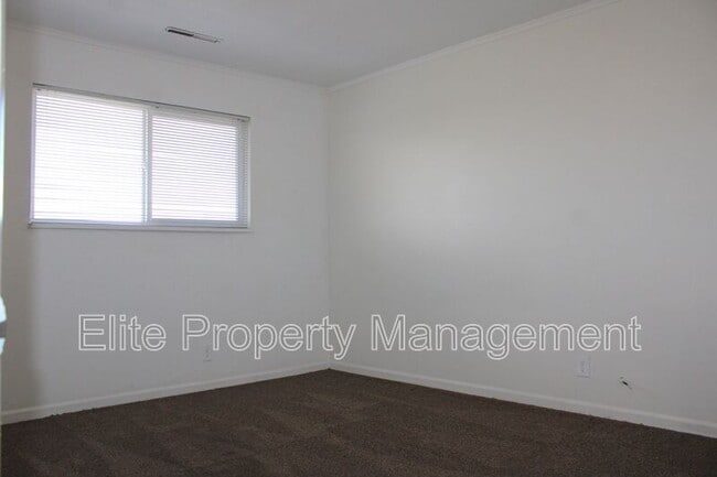 Building Photo - 163 W Cokedale Dr