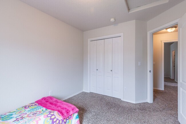 Building Photo - Just listed home for rent!