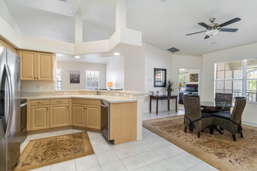 Building Photo - 8202 L Pavia Blvd