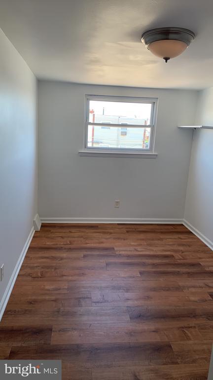 Building Photo - 9403 Lansford St