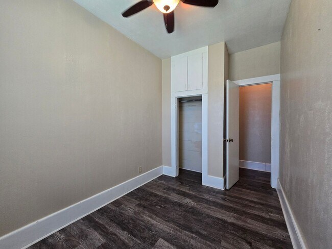 Building Photo - 3 Bedroom 2 Bath home in Asher!
