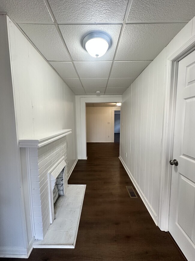 Building Photo - 112 Kappa Ave S