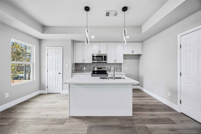 Building Photo - 8512 Farqueson St