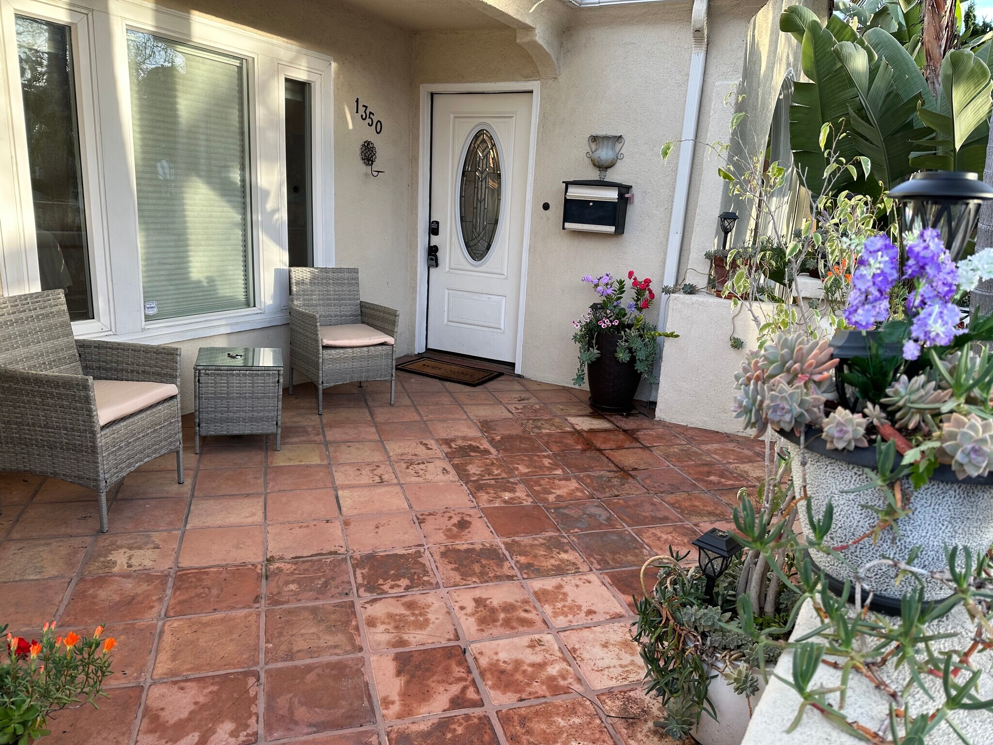 Front patio - 1350 Curson S Ave