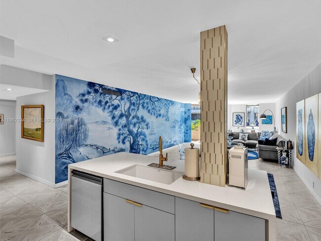 Building Photo - 101 Crandon Blvd