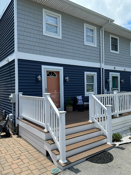 Building Photo - 20902 South Ave