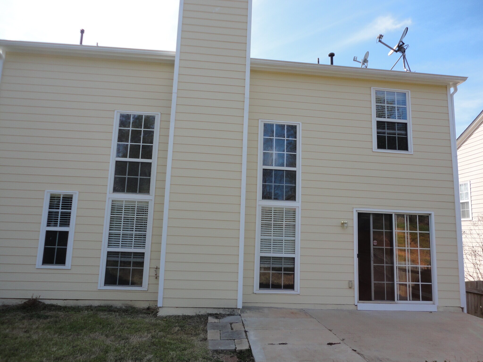 Building Photo - 3206 Claybrooke Dr NE