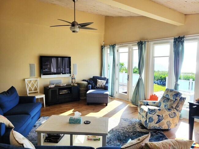 Building Photo - 8034 Riverview Rd