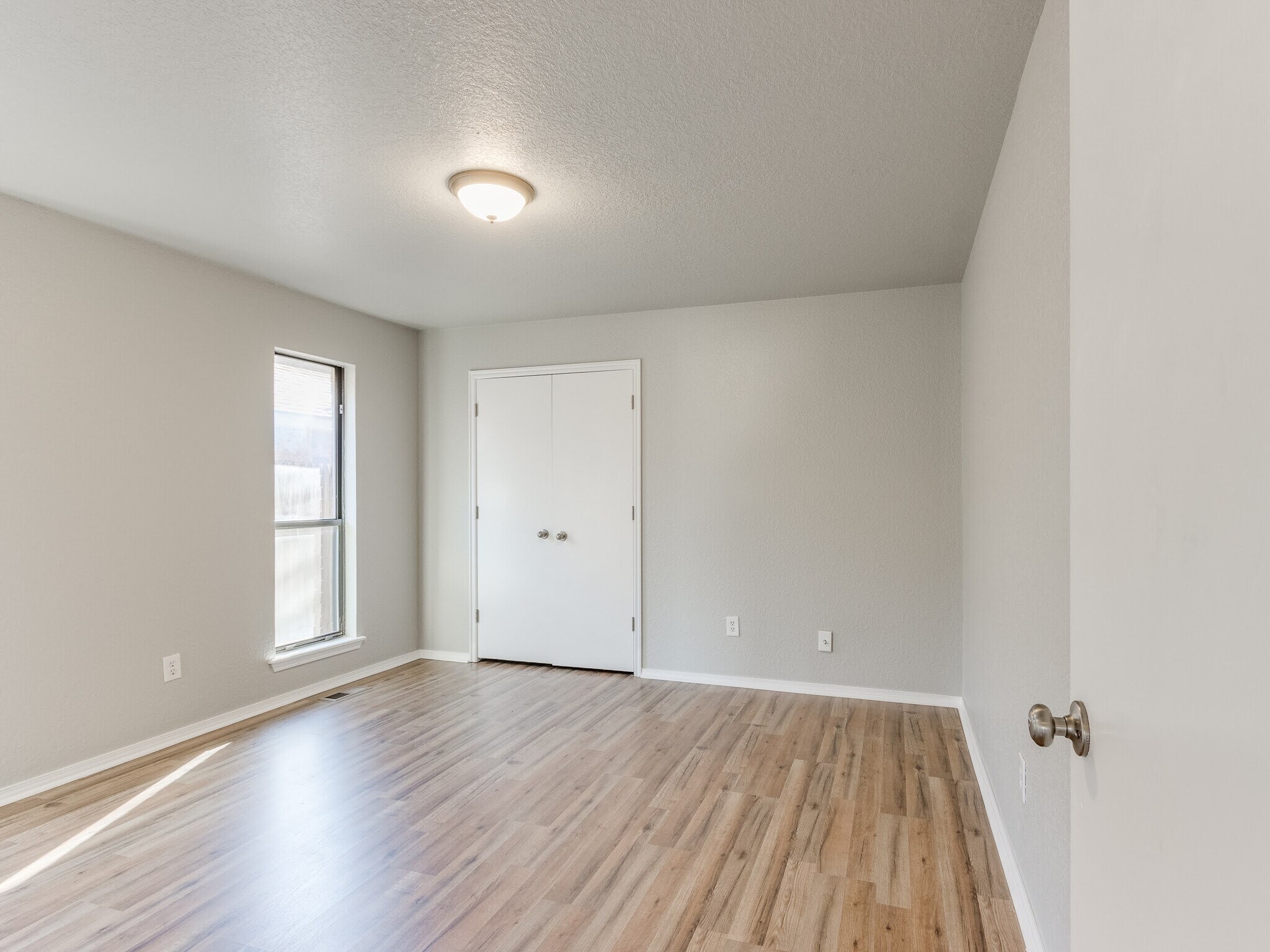 Building Photo - 509 Bluegrass Ln