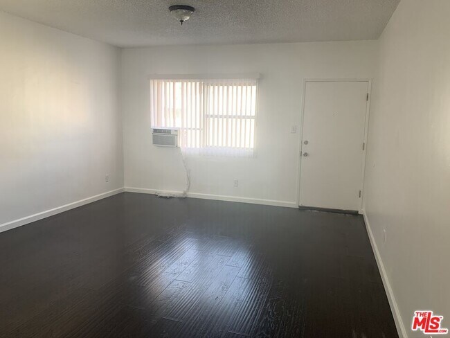 Building Photo - 1330 S Wilton Pl