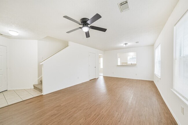 Building Photo - 33318 Cottonwood Bend