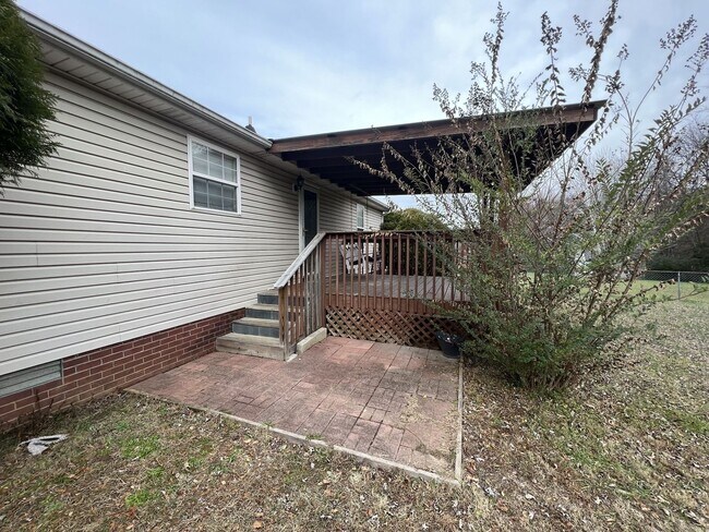 Building Photo - 185 Monarch Ln