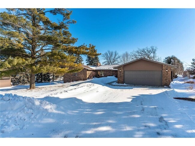 Building Photo - 17796 Cedar Park Loop