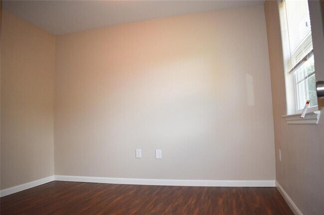 Building Photo - 4746 3rd St