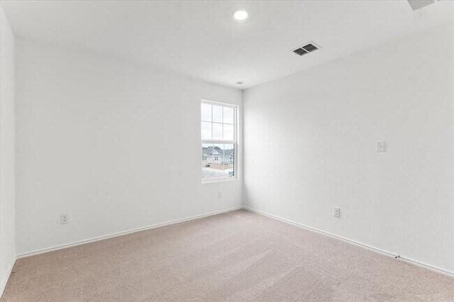 Building Photo - 2405 Sunray Ct