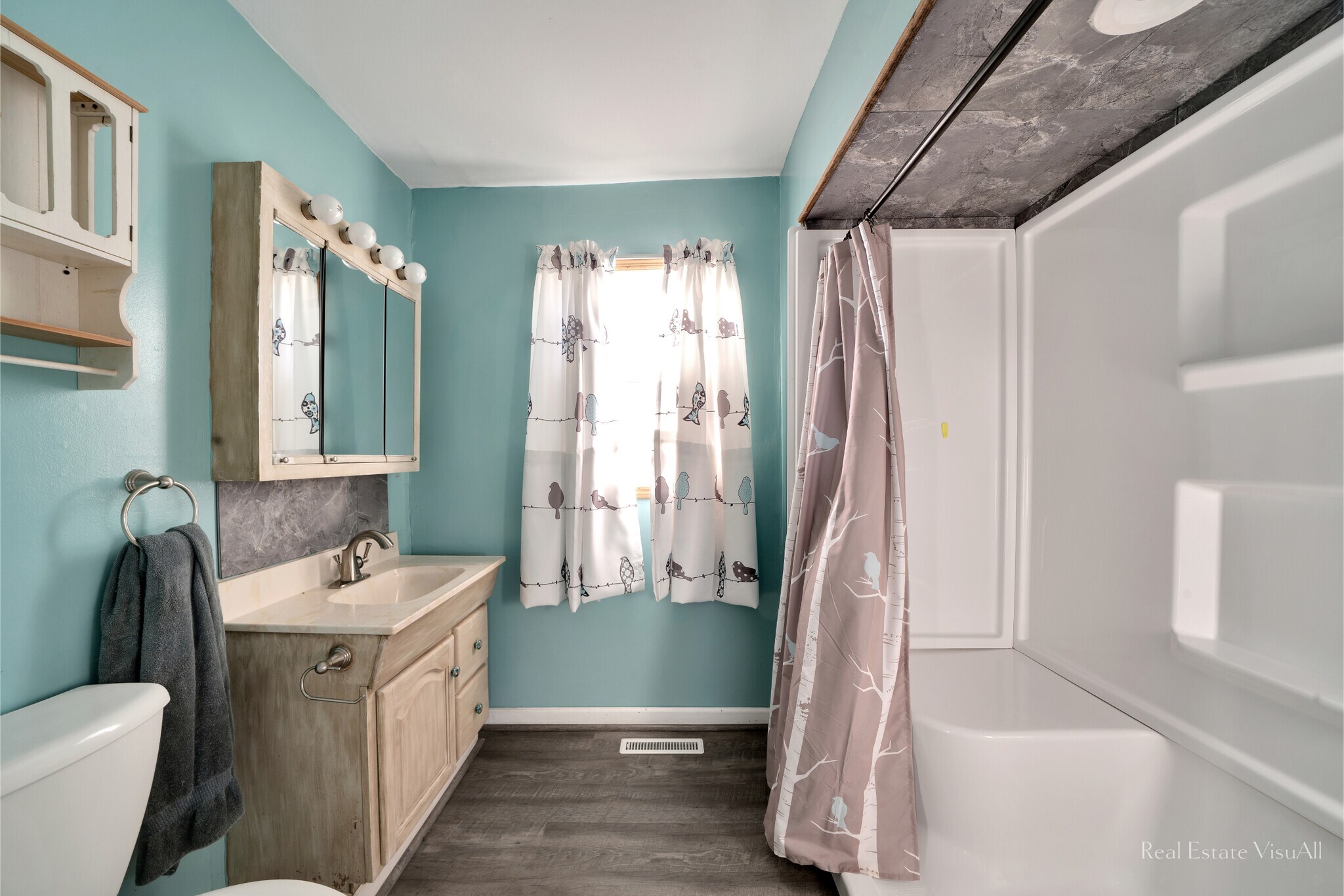 Building Photo - 303 S East St