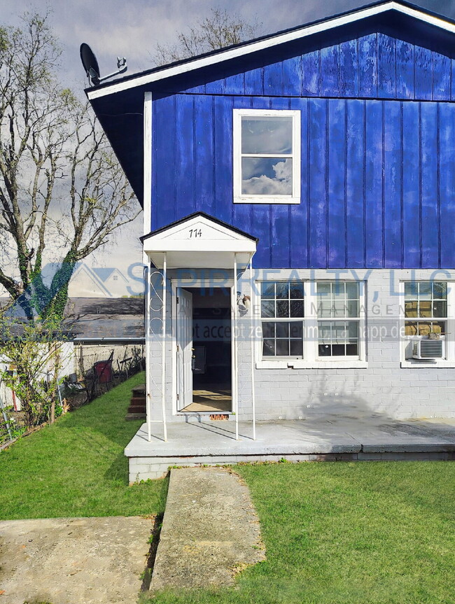 Primary Photo - 774 Lilly Ave
