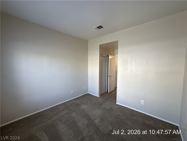 Building Photo - 122 McLaren St