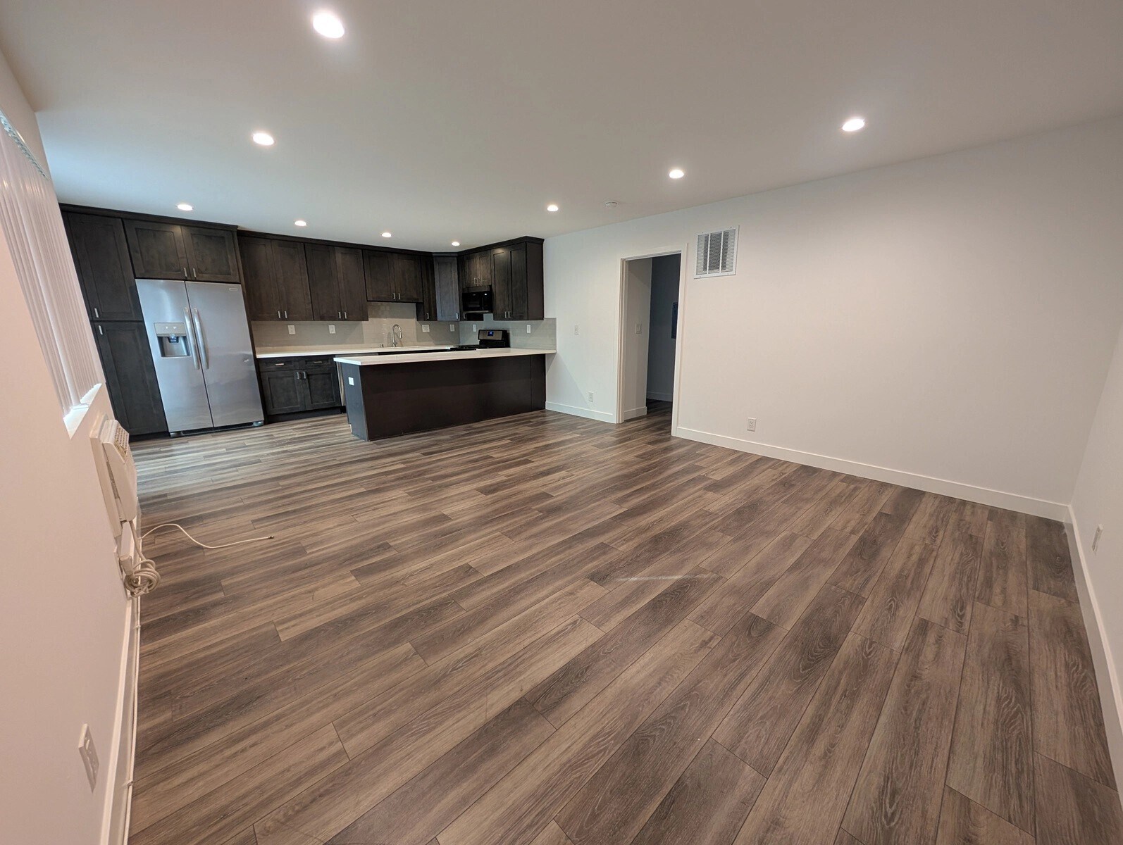 Building Photo - 739 N Sweetzer Ave