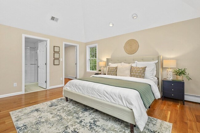 Building Photo - 94 Hudson Rd