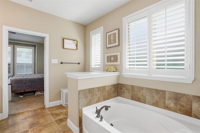 Building Photo - 1413 Nutmeg Ct