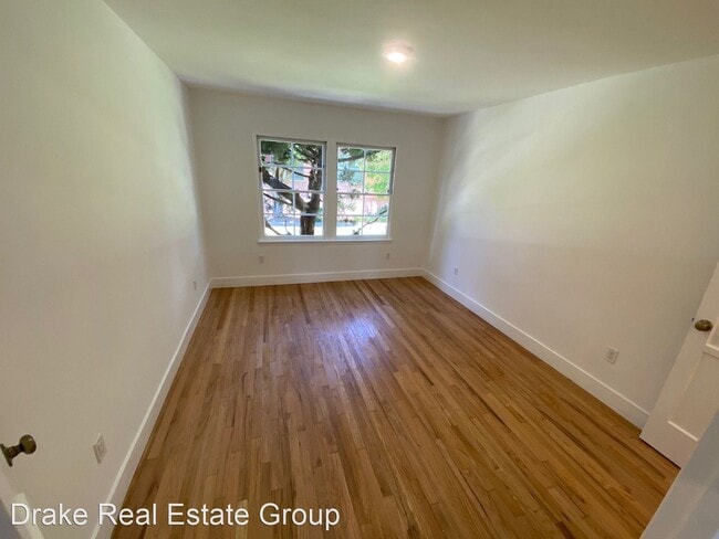 Building Photo - 1132-1142 Princeton St