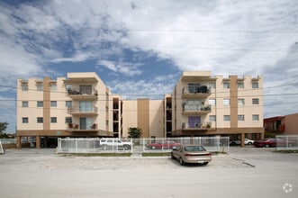 Building Photo - Palma Soriano