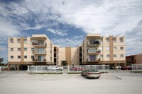 Building Photo - Palma Soriano