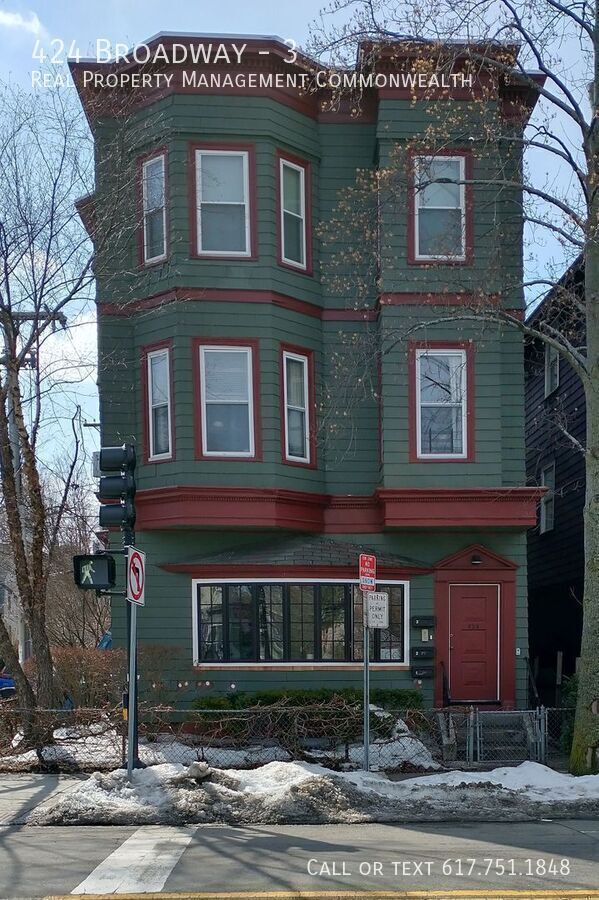 Building Photo - 424 Broadway-3