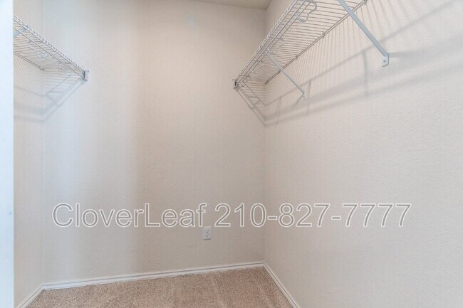 Building Photo - 6102 Walnut Wy