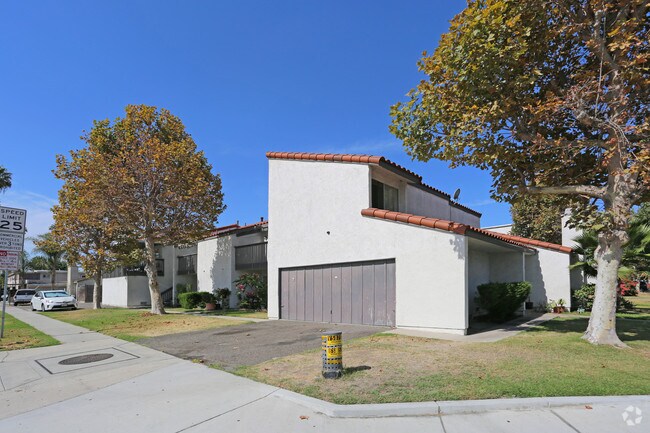 Primary Photo - 11882 Garden Grove Blvd